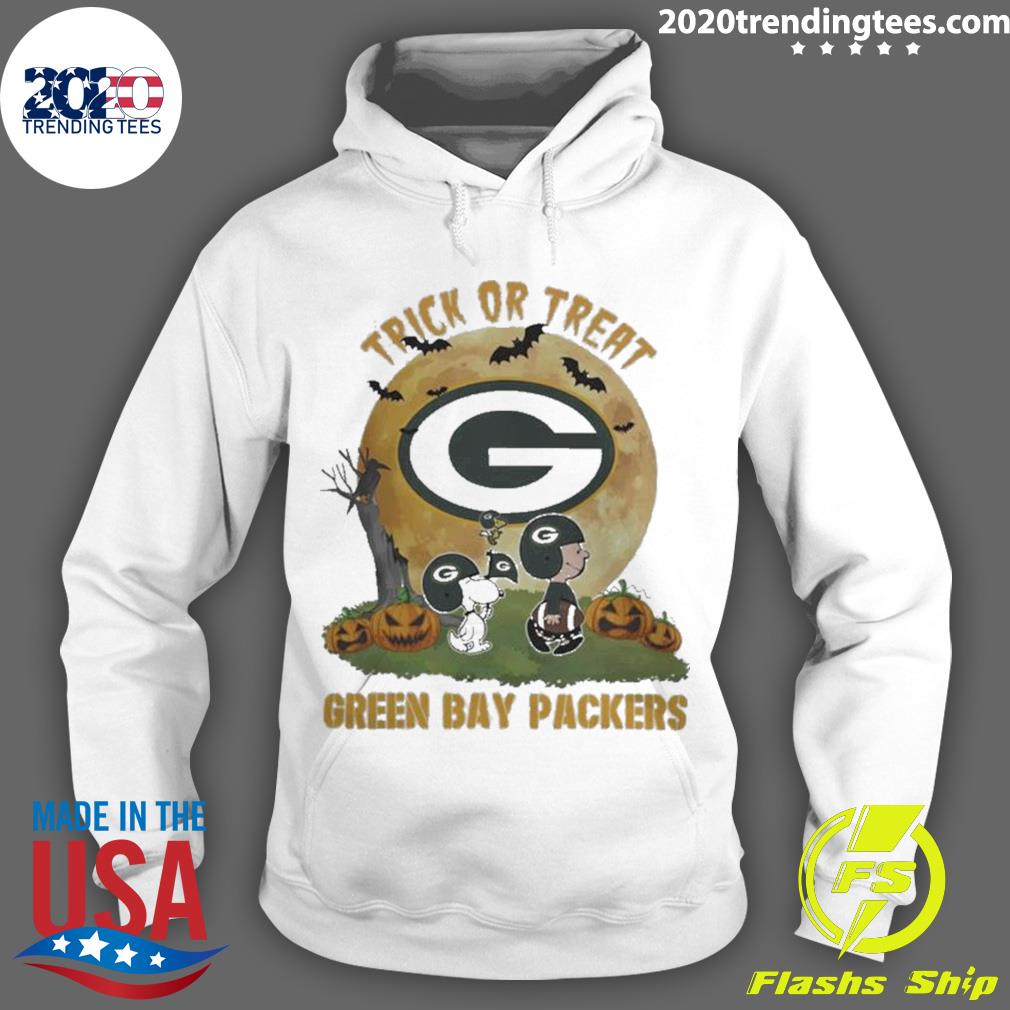 Charlie Brown And Snoopy Watching Green Bay Packers Halloween T-Shirt