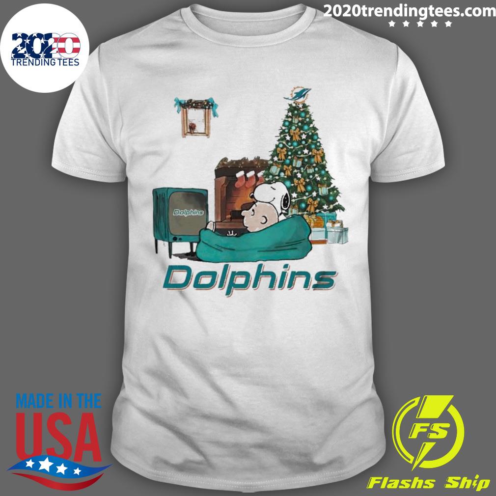 Official charlie Brown And Snoopy Watching Miami Dolphins On Tv Christmas T-shirt