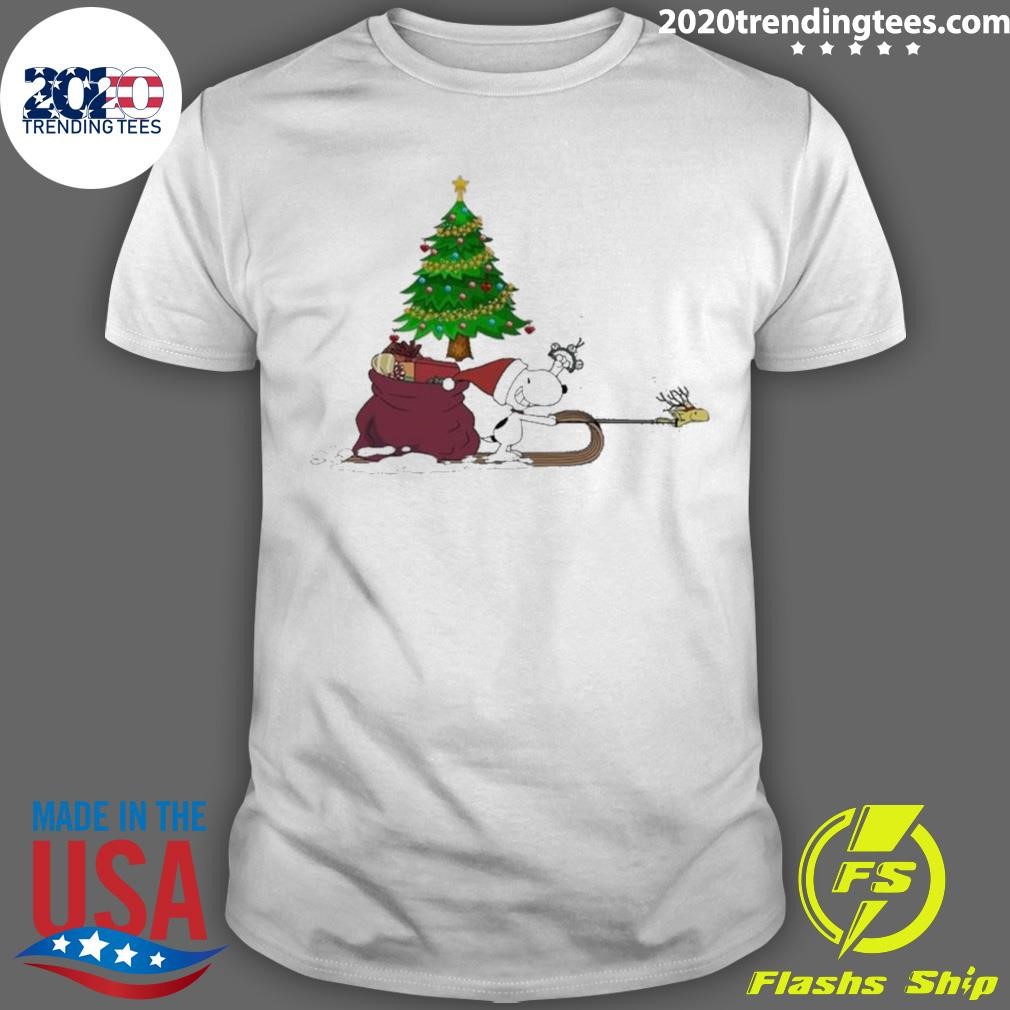 Funny Snoopy Hat Santa And Woodstock Pulls The Sled Christmas T-shirt