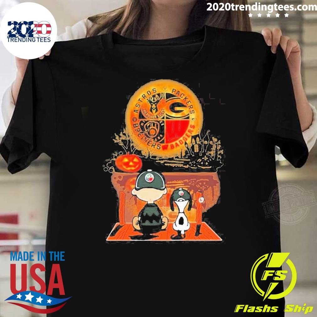 Official Charlie Brown And Snoopy Watching Wisconsin Sports Teams Halloween 2024 T-Shirt