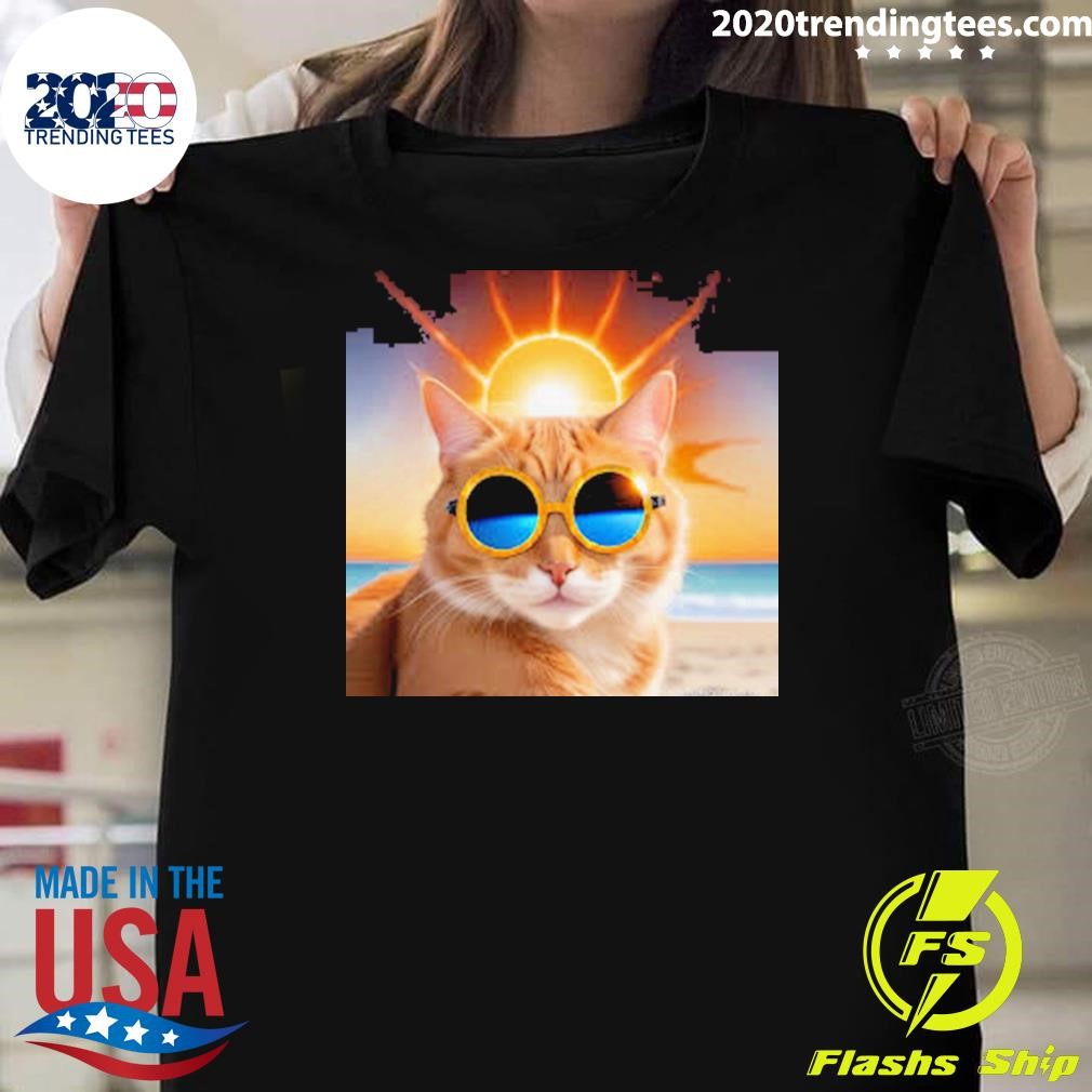 Premium Cat Smiling at Solar Eclipse with Glasses at Beach T-shirt