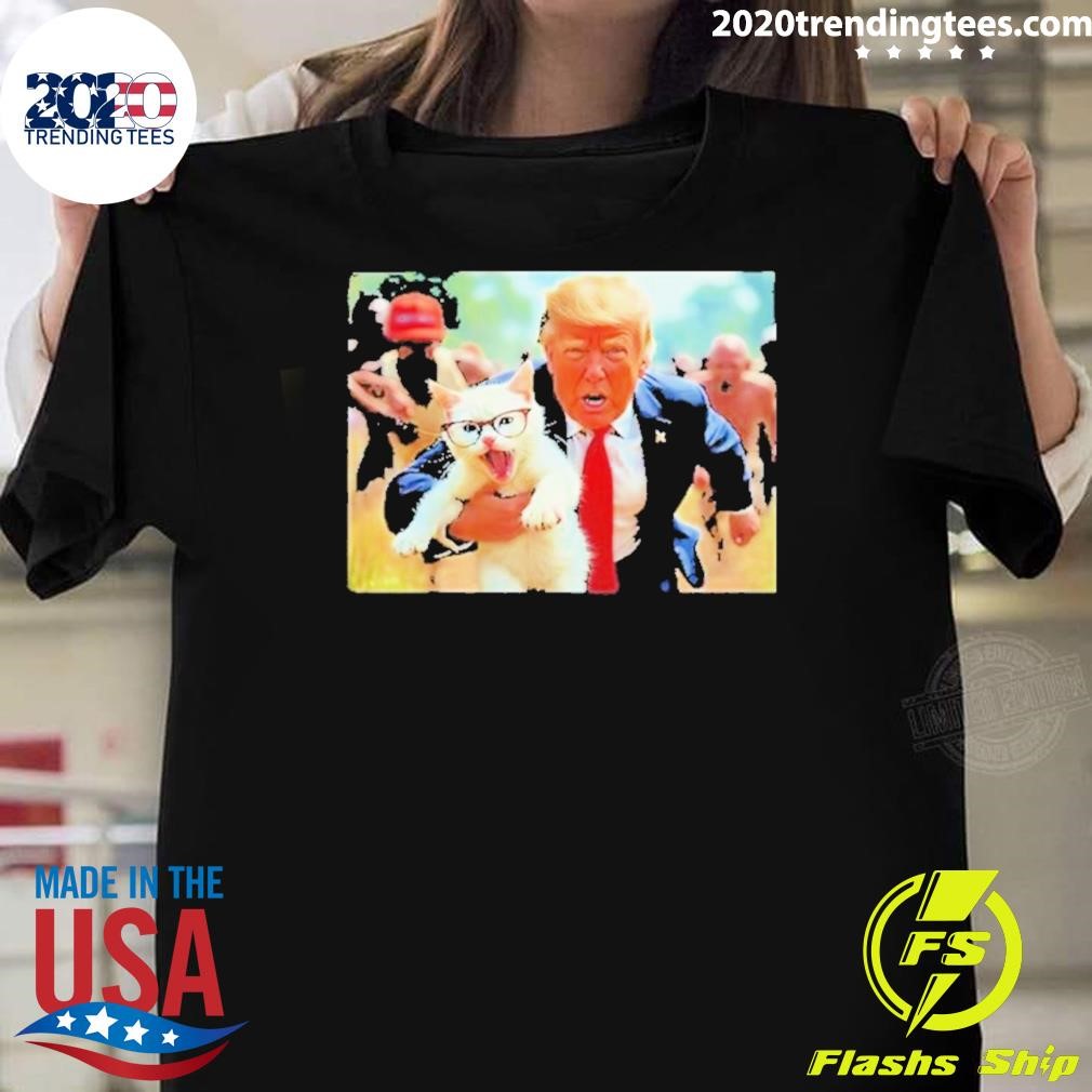 Top Trump Holding Cat Vote Trump Pets For Trump Vote President T-shirt