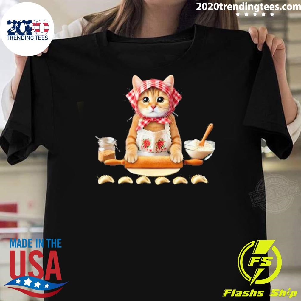 Original Babushka Cat Pierogi Making Polish Cat 2024 T-shirt