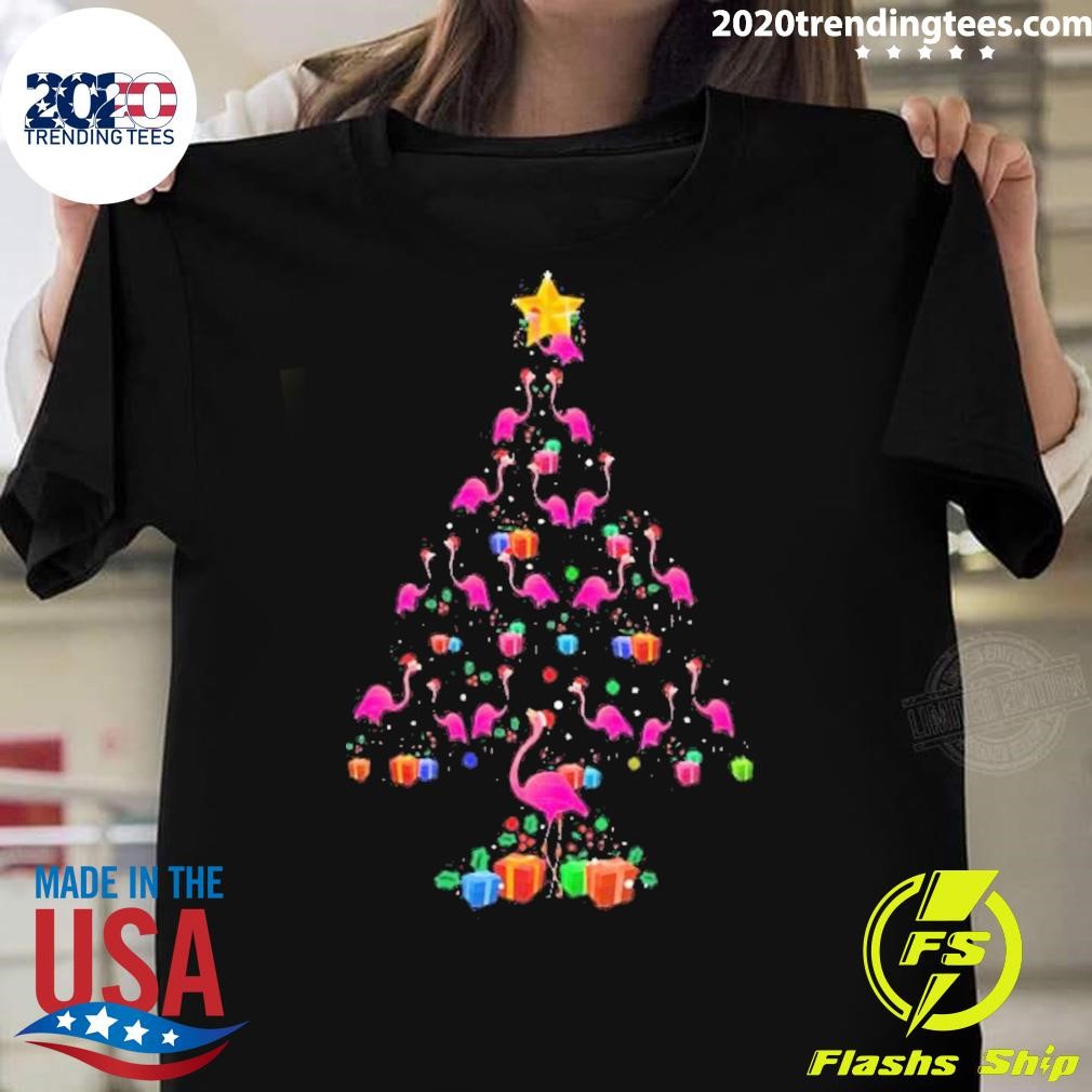 Top Flamingo Christmas Tree Cute Flamingos Holiday Decor 2024 T-shirt