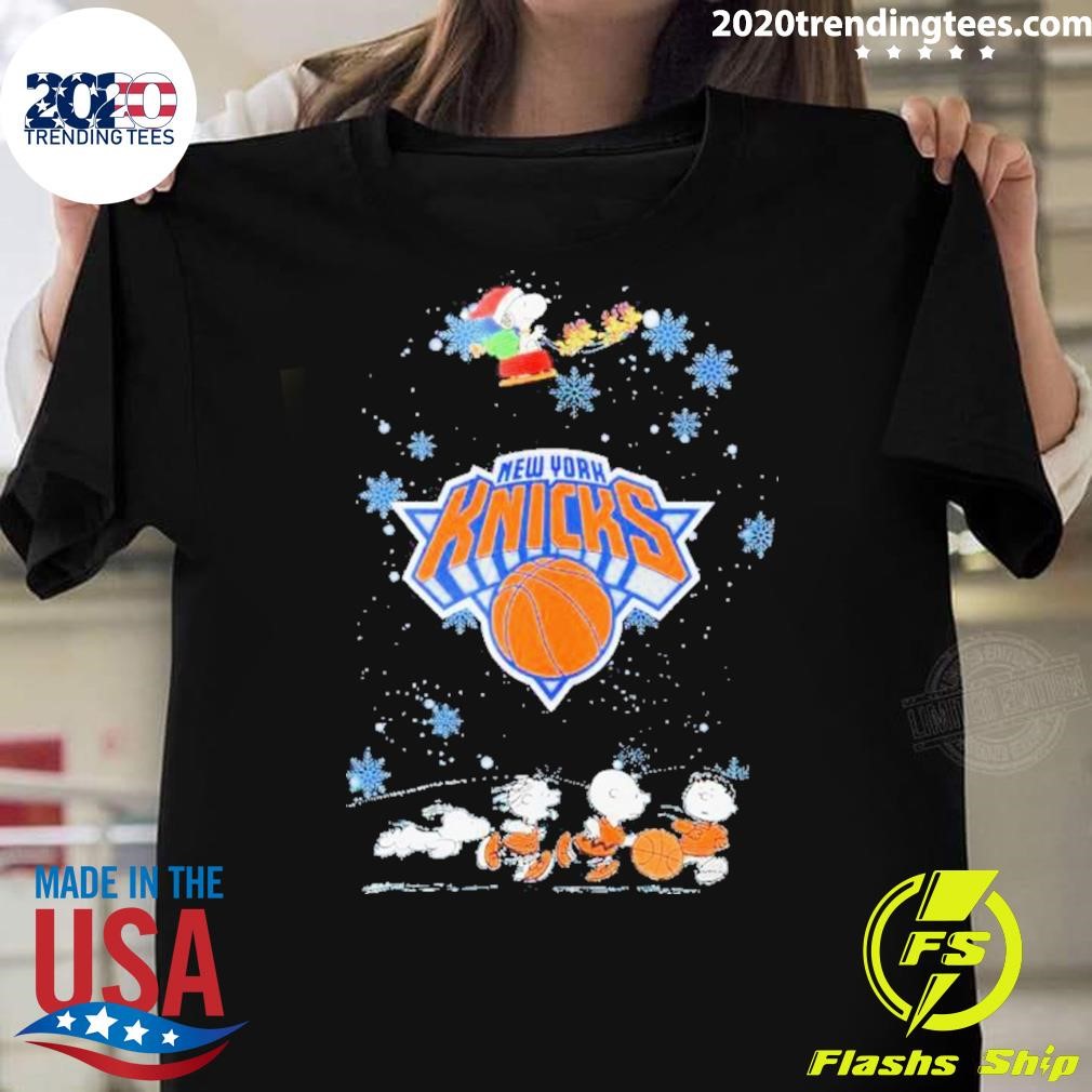 Awesome New York Knicks Snoopy Basketball Playtime Christmas Night T-shirt